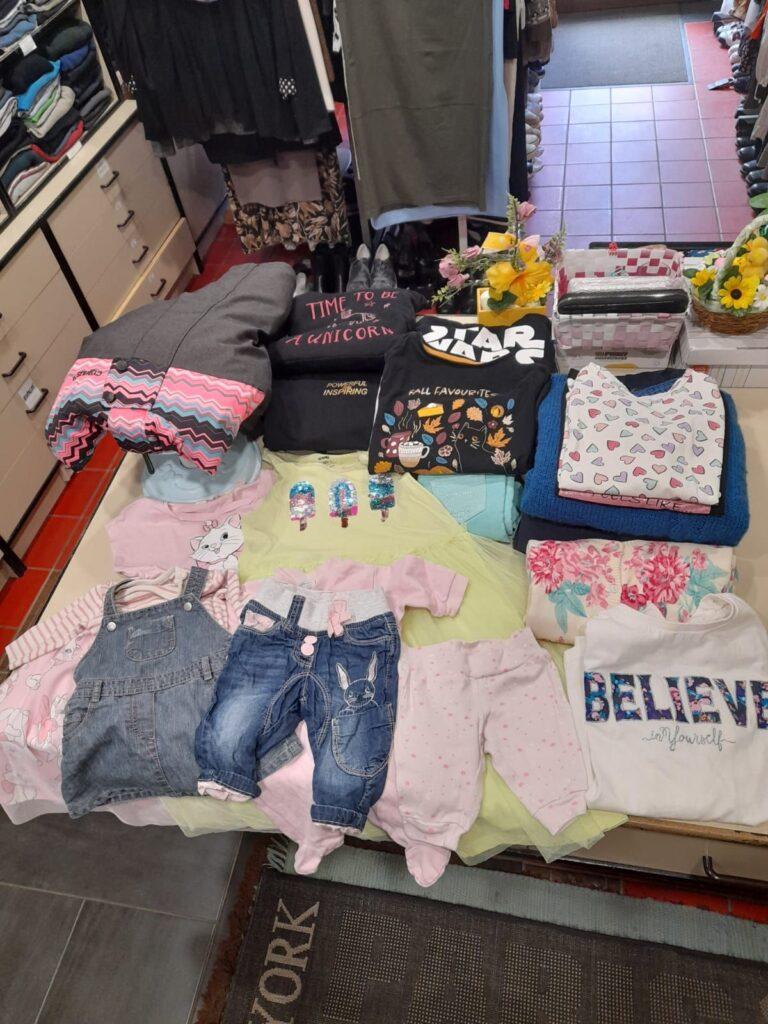 Učenci OŠ Mute z donacijo oblačil za boljši jutri!